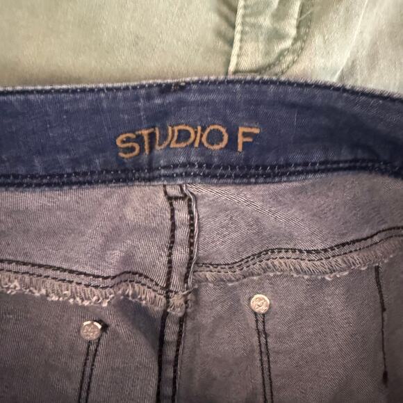 Studio F Blue Skinny Jeans w/ Frayed Side Stripe EUC 4 - Picture 3 of 5